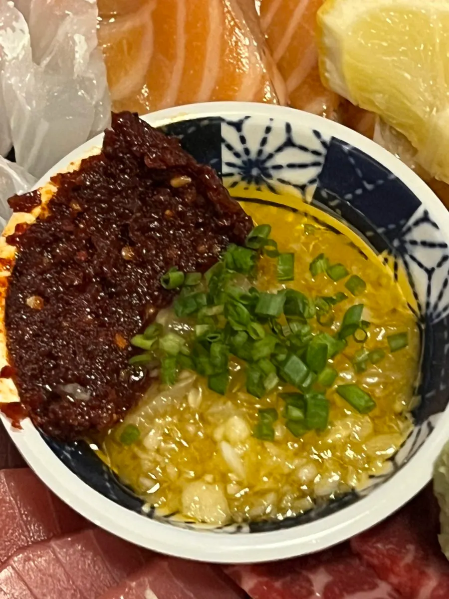 Yukhoe sashimi with garlic and gochujang sauce