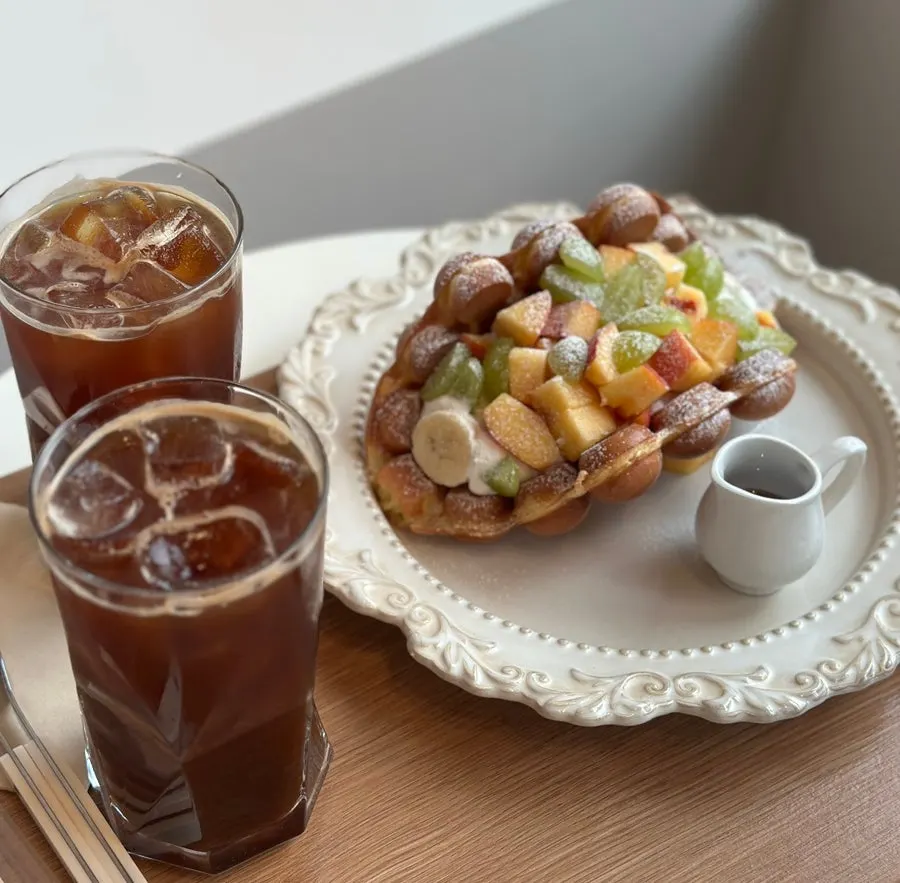 Seasonal fruit Hong Kong waffle with iced Americano