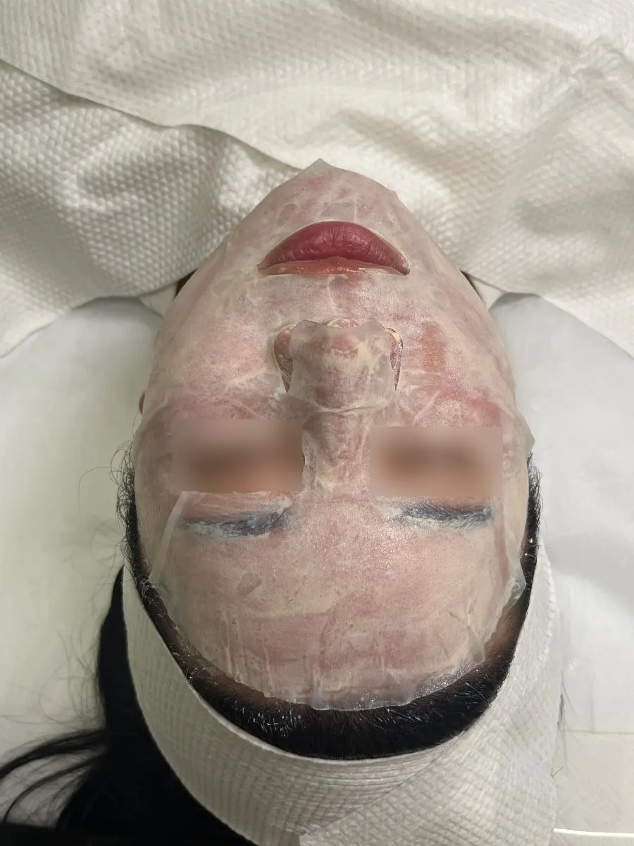 Products and equipment used for the Rebe Look treatment