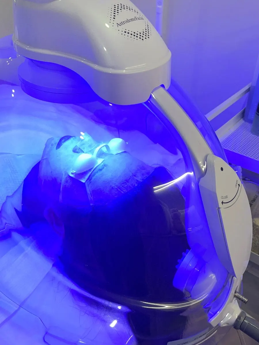 Receiving the mask pack and oxygen dome LED treatment