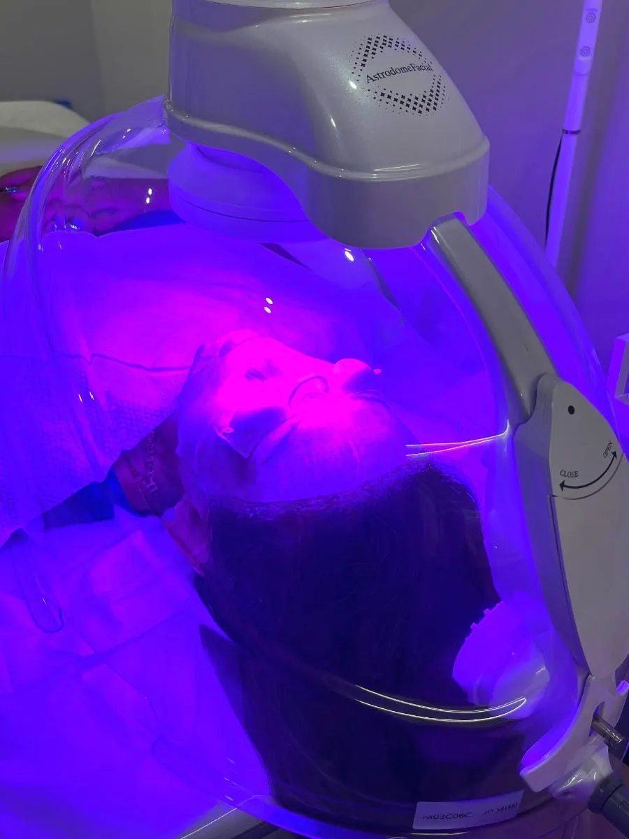 파란빛이 들어온 LED Dome 기기 관리
