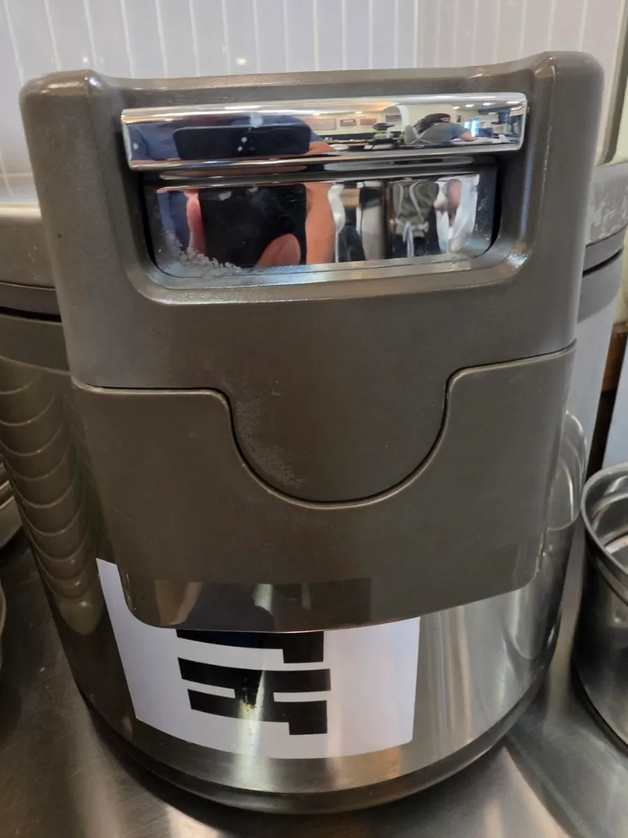 Vertical view of the Nakji Obong Special table spread