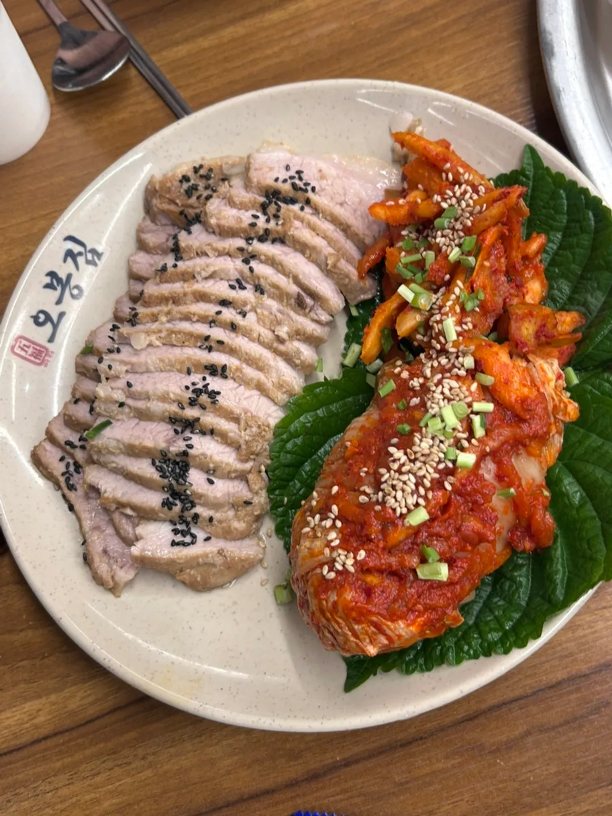 Close-up of squid and pork mixed in the fire-grilled stir-fry