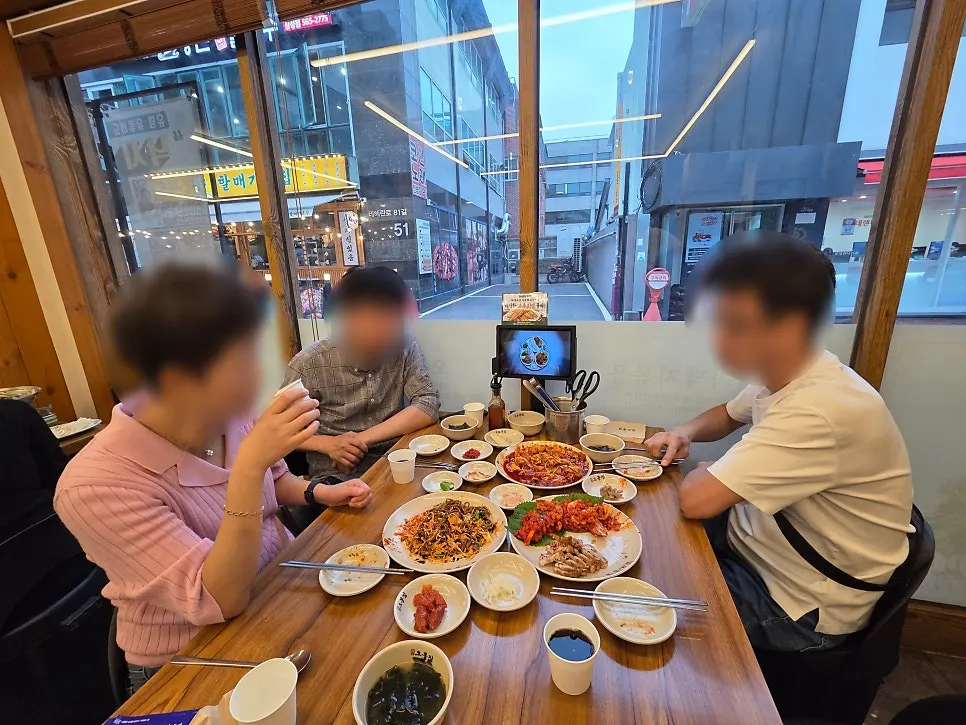 Table at Obongjip Samseong Branch after the meal