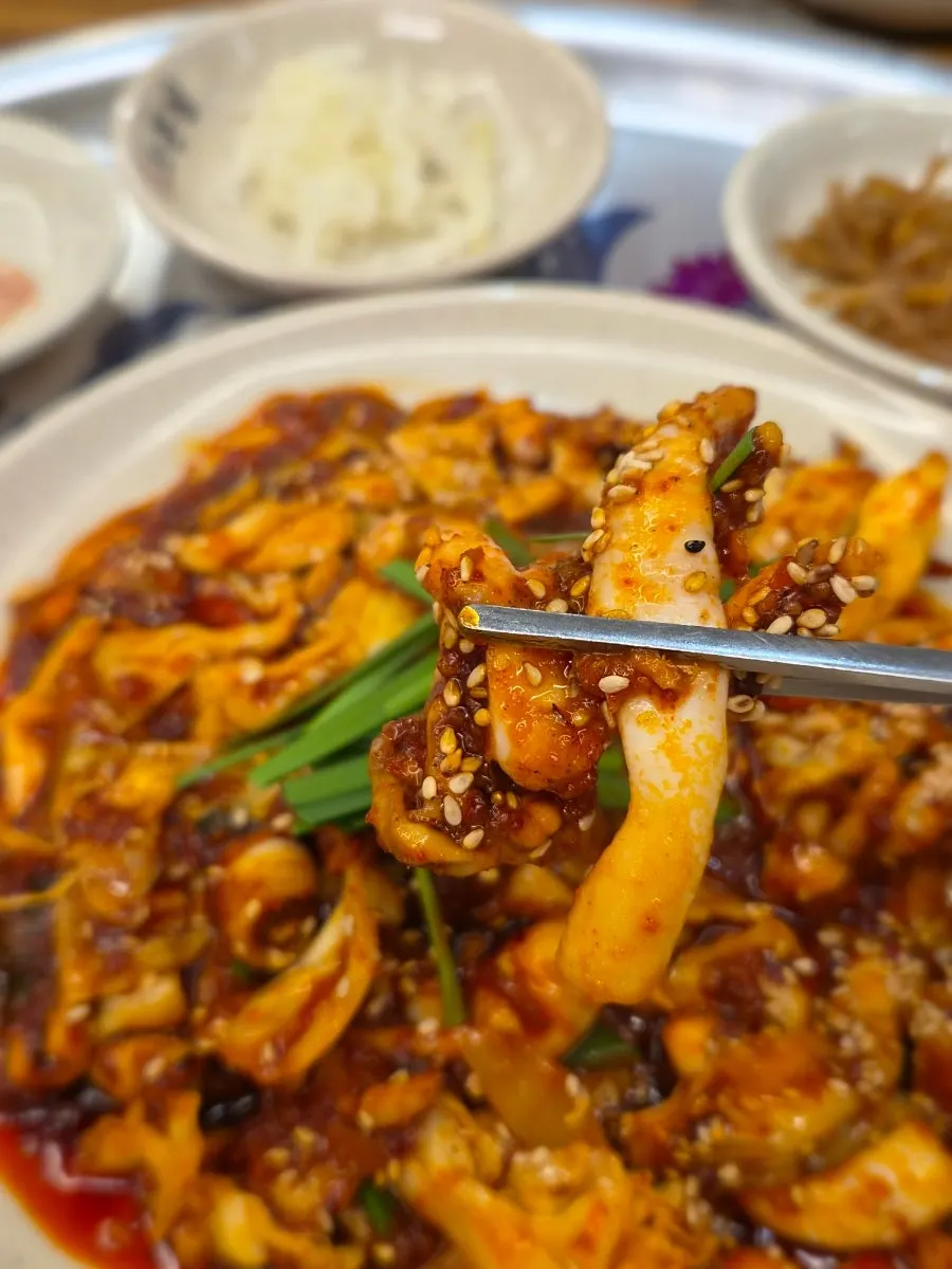 Basic side dishes at Obongjip Samseong Branch