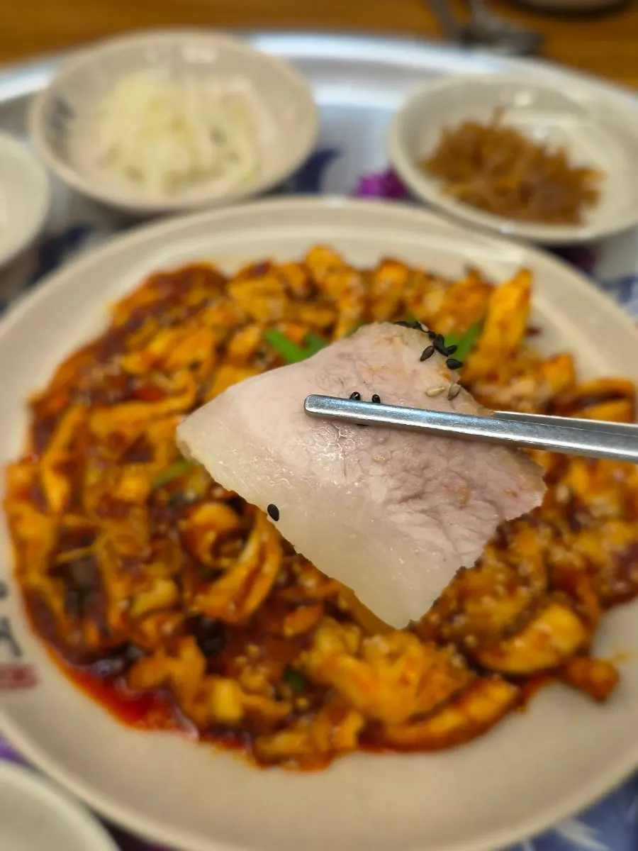 Close-up detail of the side dish spread at Obongjip Samseong Branch