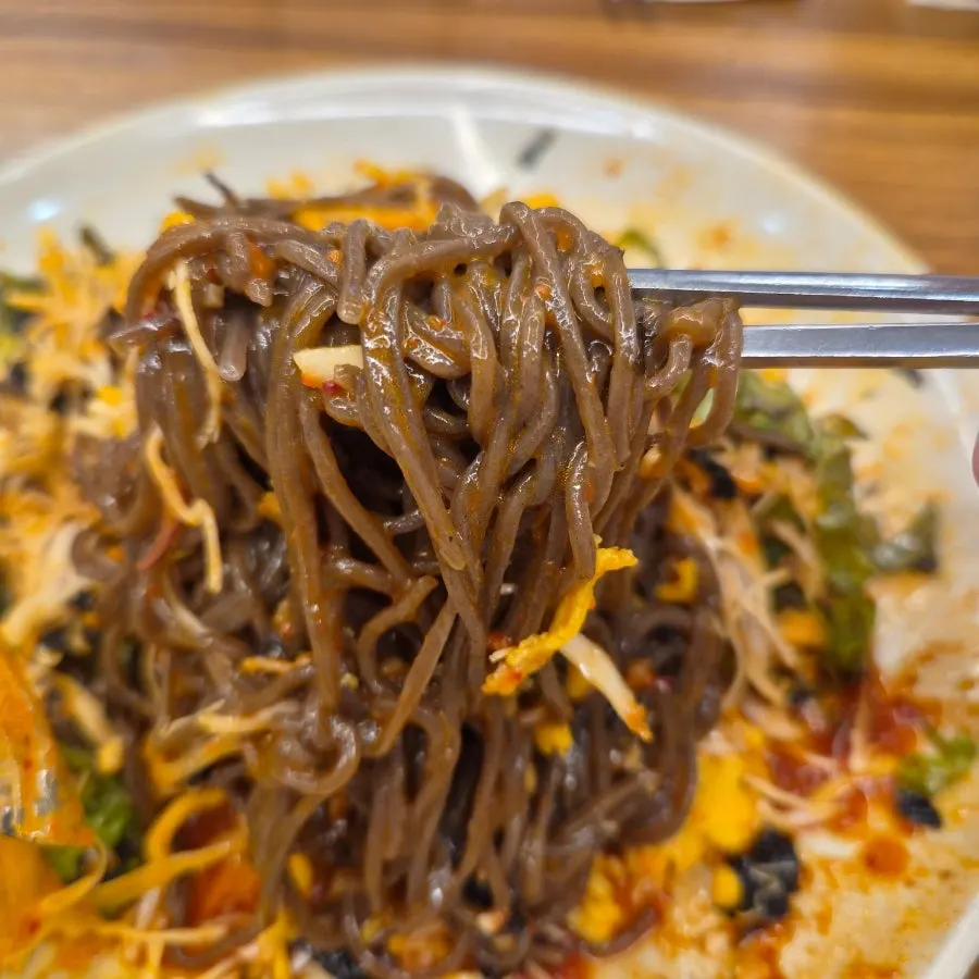 Sweet-and-tangy makguksu noodles, mixed and ready