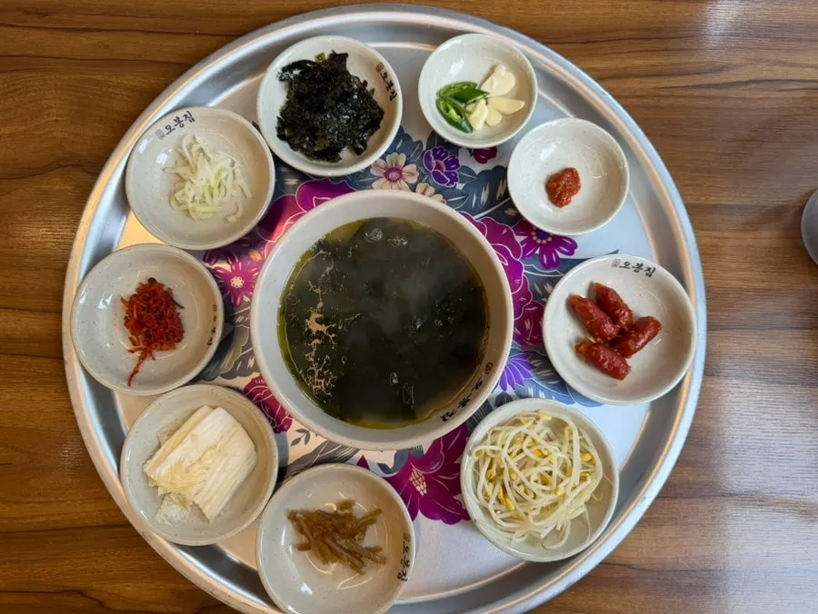 Table right after ordering the Obongjip Special
