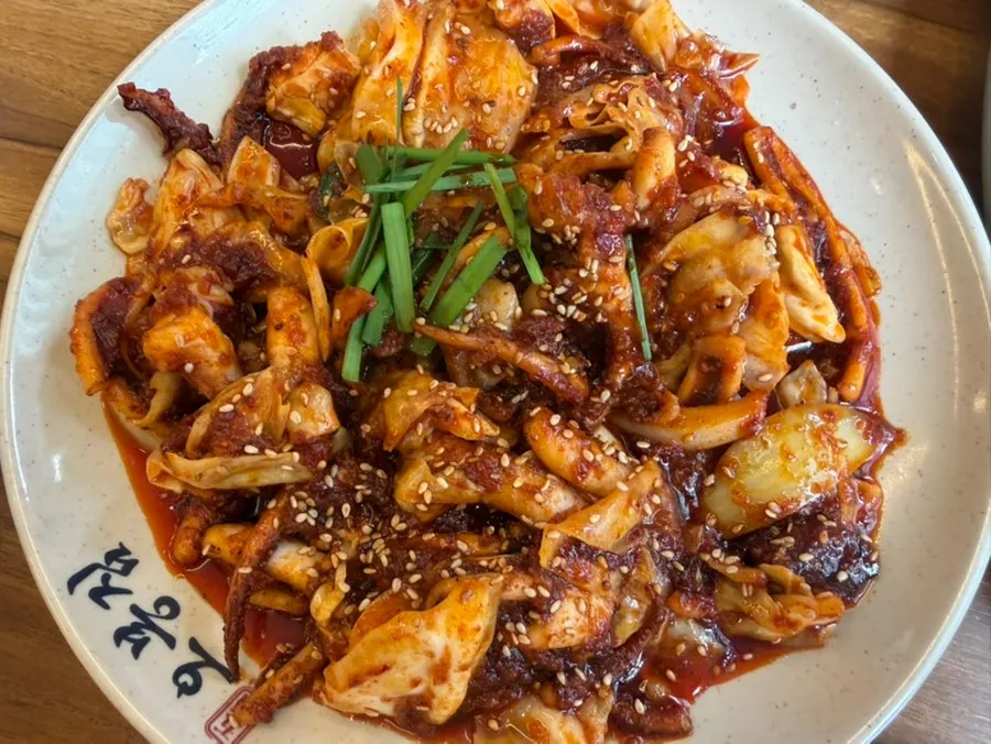 Obong bossam meat with bossam kimchi
