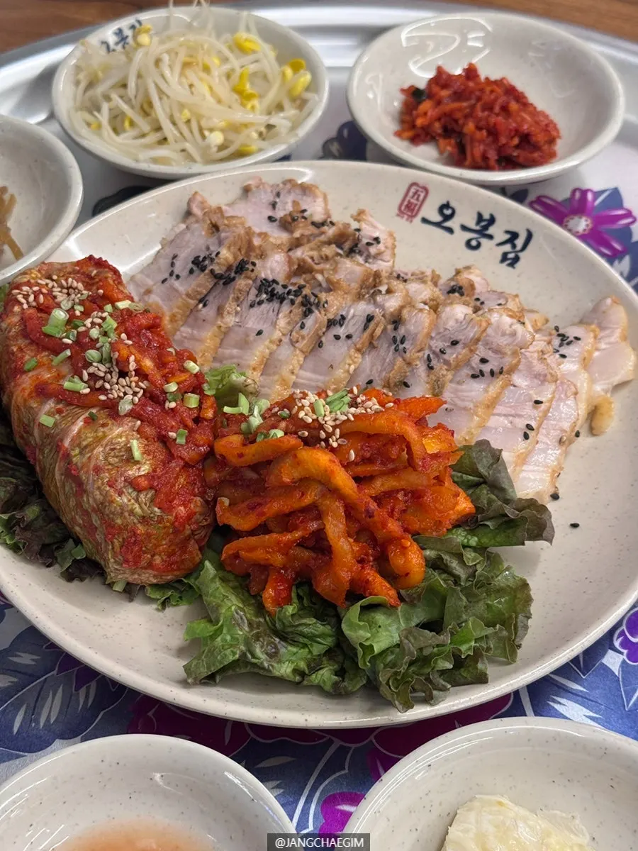 윤기 도는 가브리살 보쌈과 불향 직화낙지볶음
