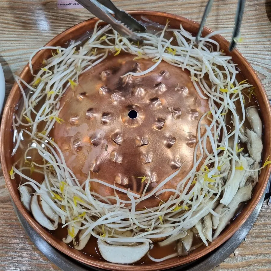 수제햄이 꽃처럼 올라간 고래대왕꽃소불고기 상차림