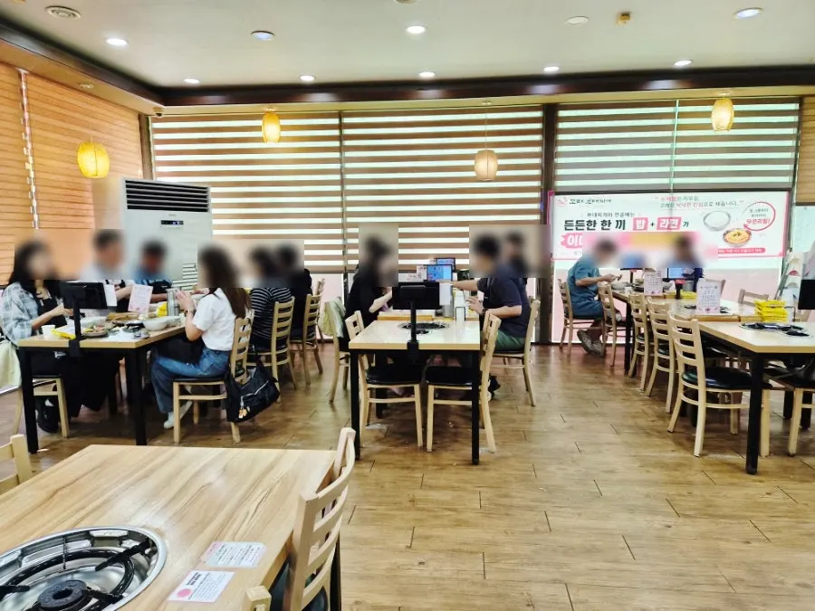 Dining hall at Gorae Budae Jjigae Ochang Main Branch, good for group meals