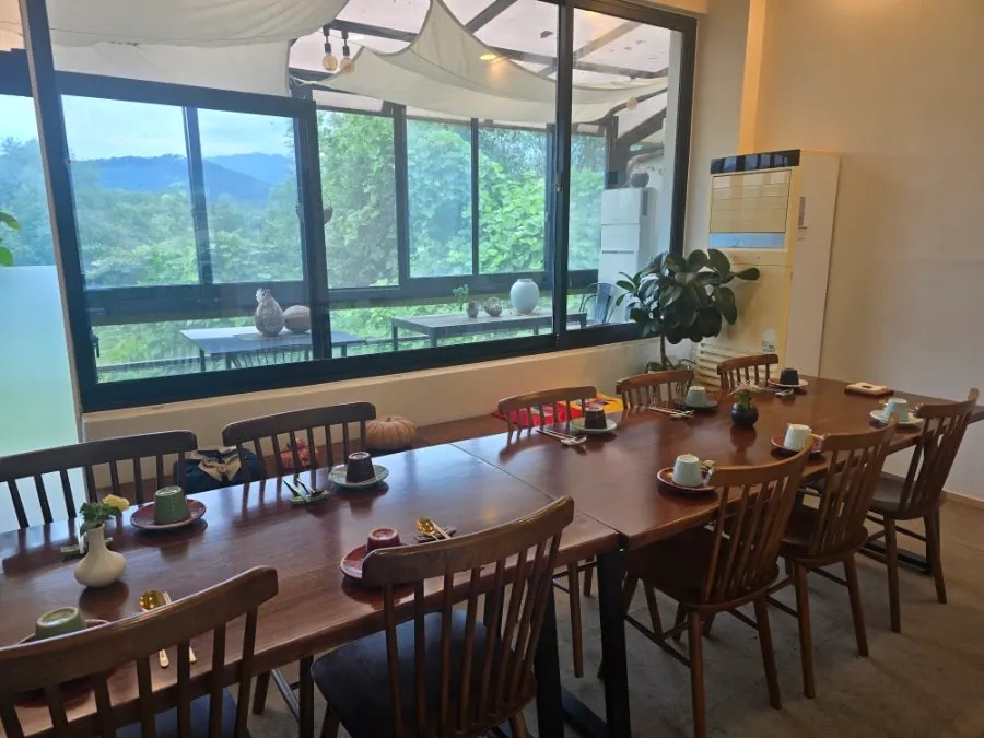 A view of an Ochan Hoedong hanjeongsik course dish