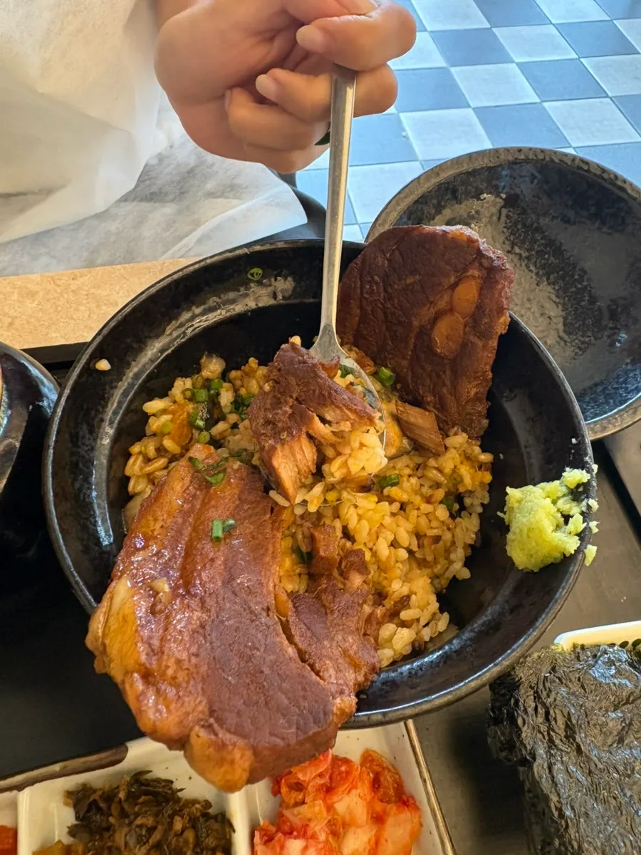 Close-up of pork belly on nutrient rice in butanogakuni