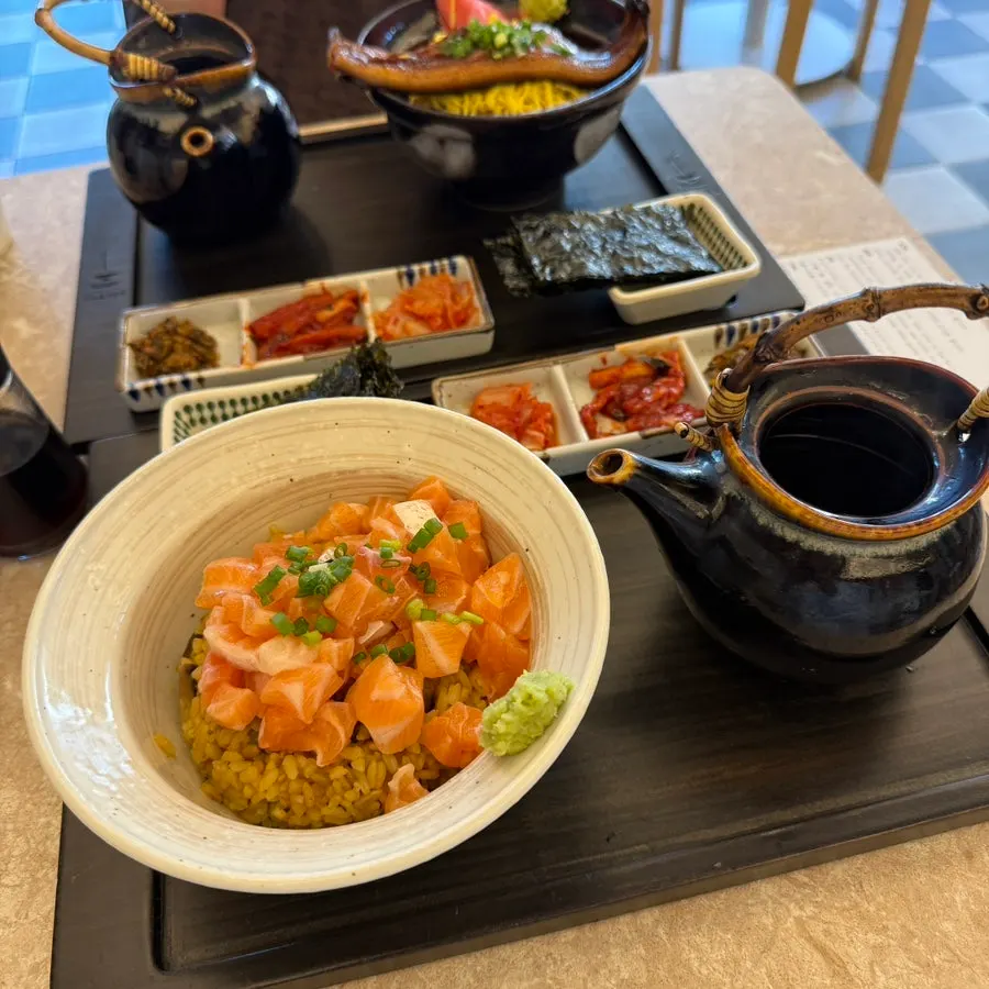 Sake ochazuke topped with kombujime-cured salmon