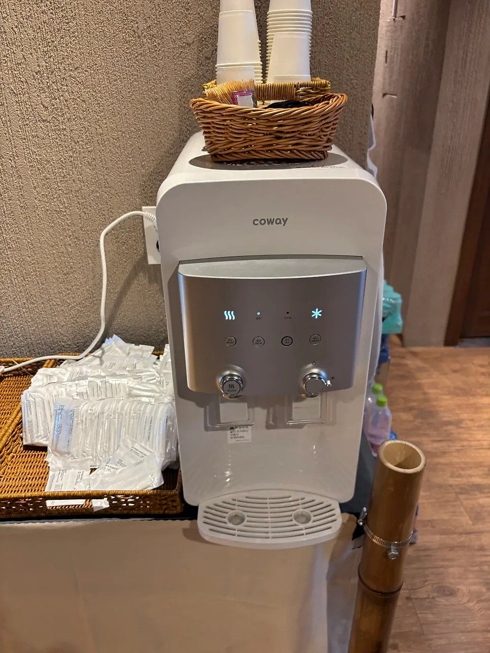 Self-service bar at Ochaya Yeonnam