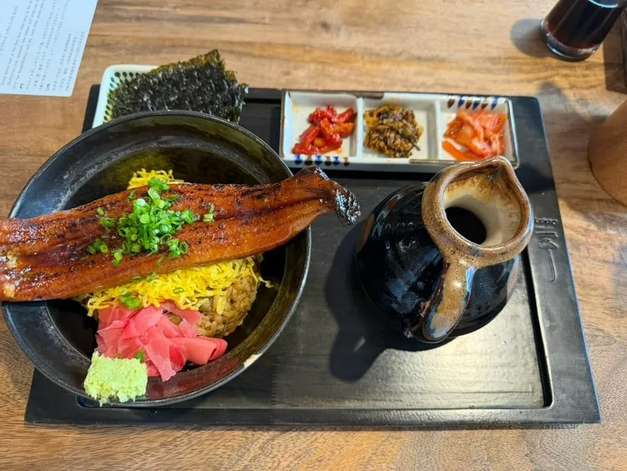 Eel ochazuke mashed with a spoon
