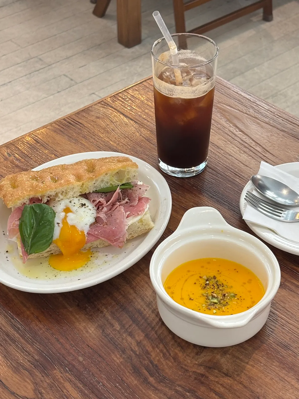 Vertical photo of a brunch table at Odd Bird Oliver in Jeonpo