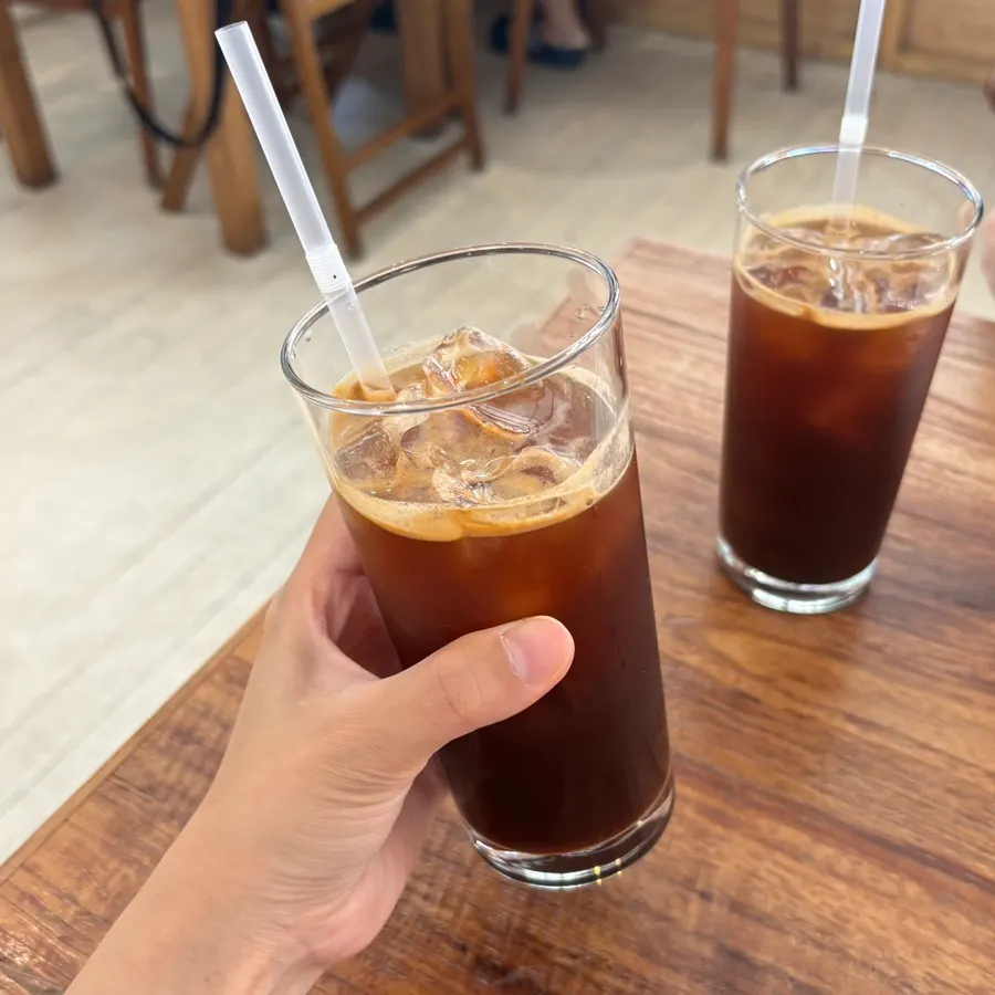 The iced Americano that was ordered