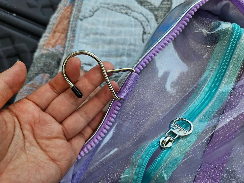 Hanging wash bag with a unique design