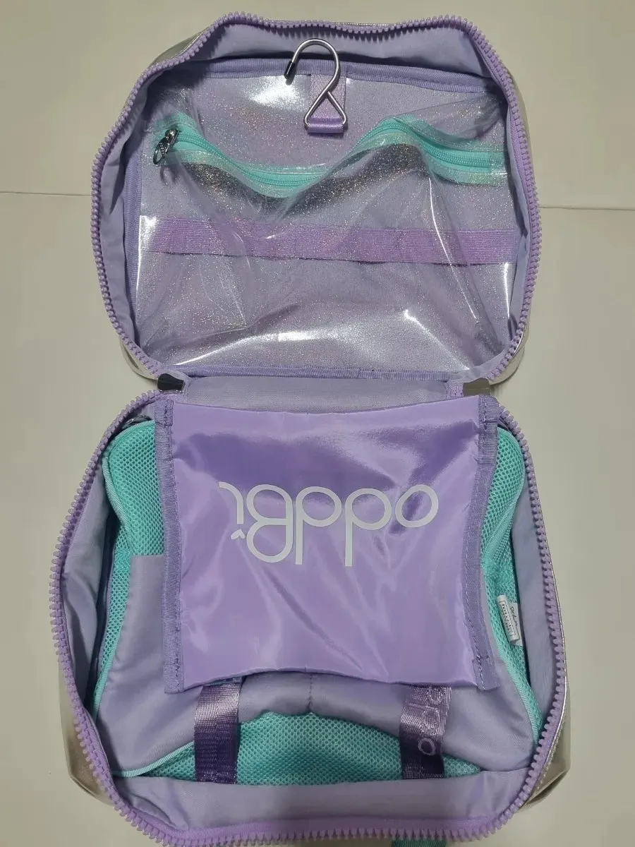 Water-resistant hanging wash bag material