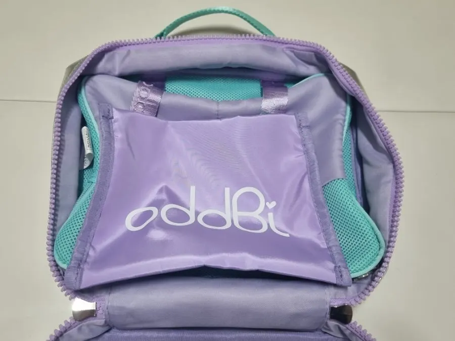 Clear water-resistant pocket with elastic bands