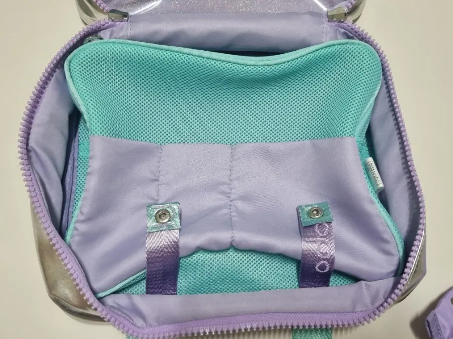 Detachable wash bag zip pocket