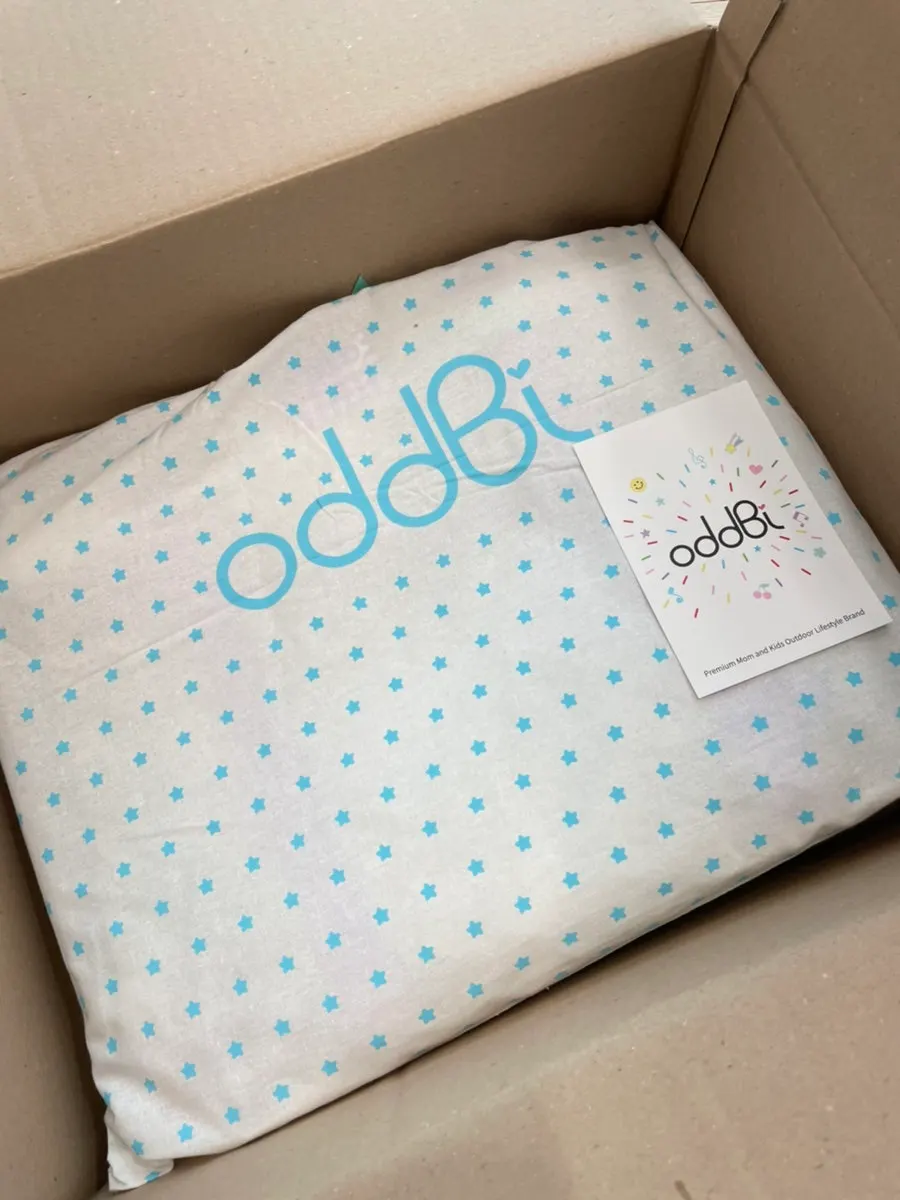 Beach bag delivery packaging in a box