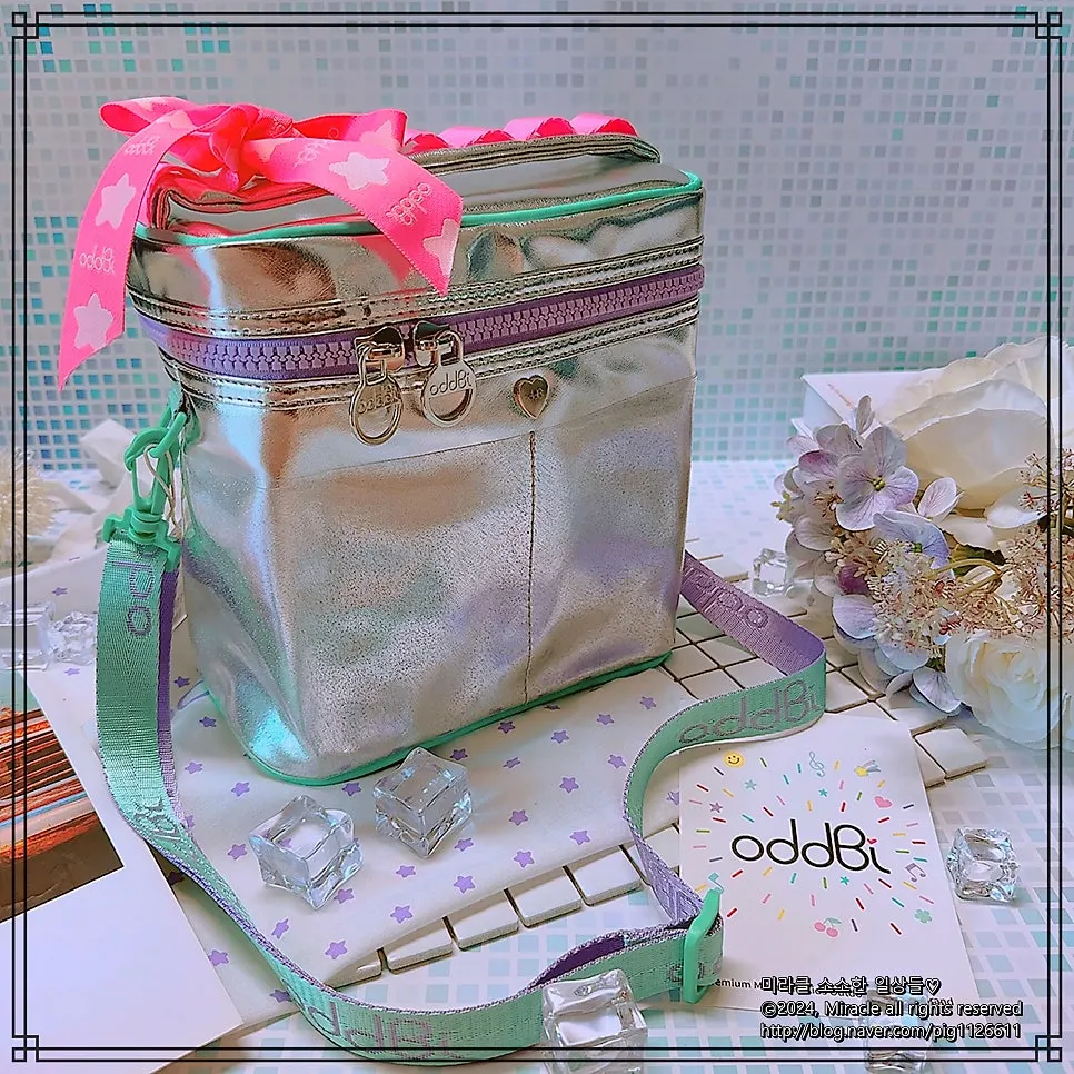 Water-resistant cooler bag