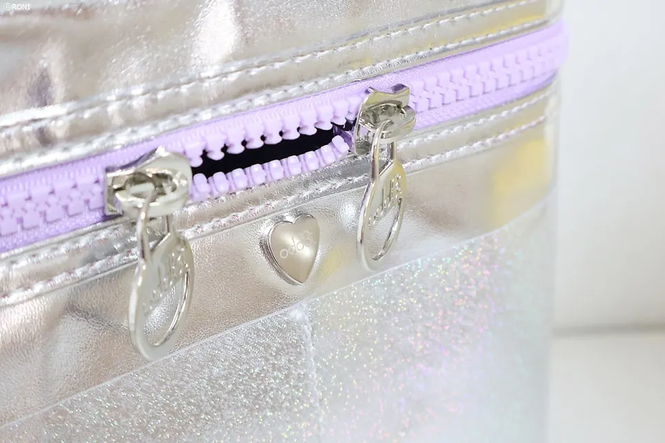 Pink ribbon handle detail