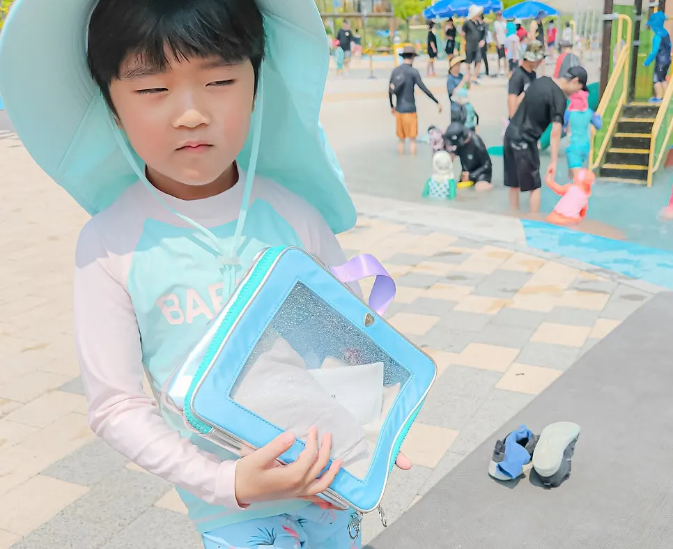 물놀이 짐을 정리한 멀티백