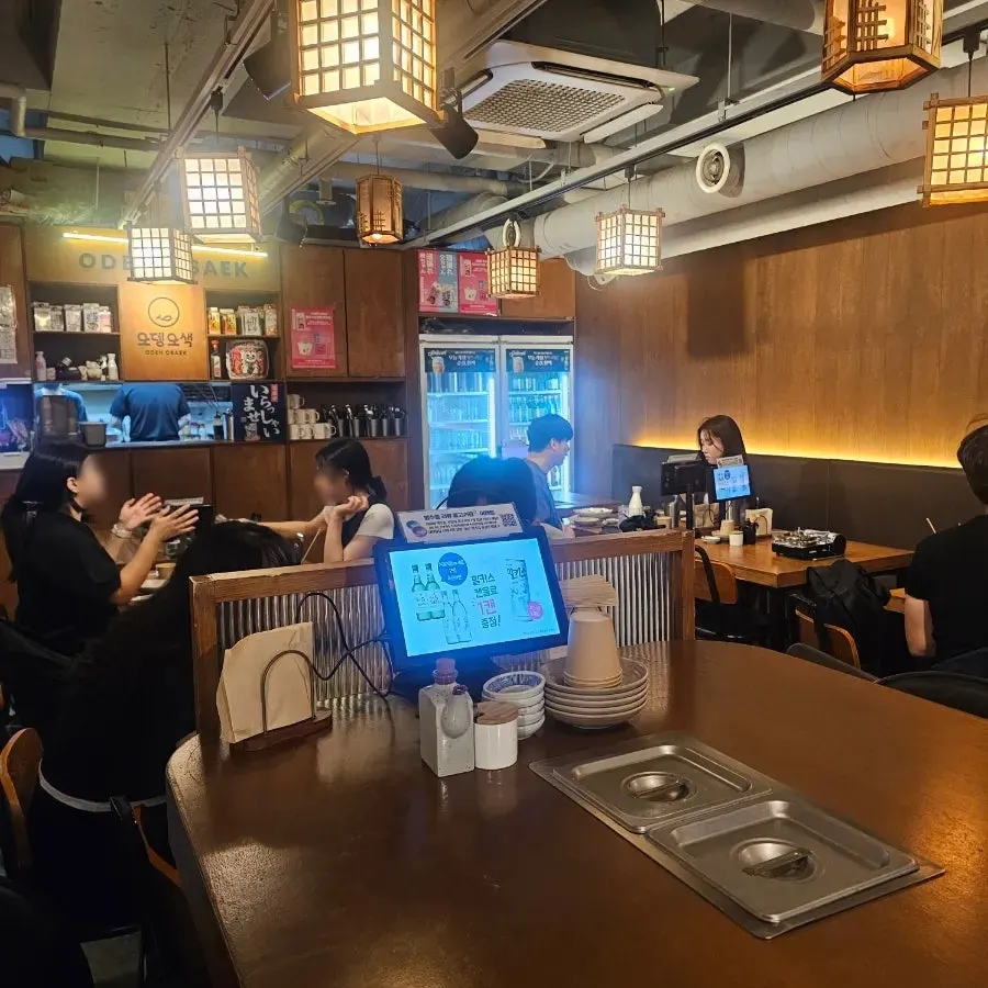 이자카야 분위기의 오뎅오색 매장 내부