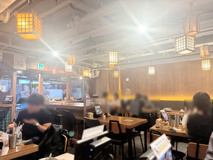 Spacious interior seating at Odeng Osaek Gangnam Station Branch