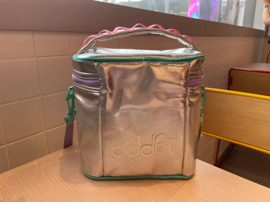 Mini bag used to keep drinks cool