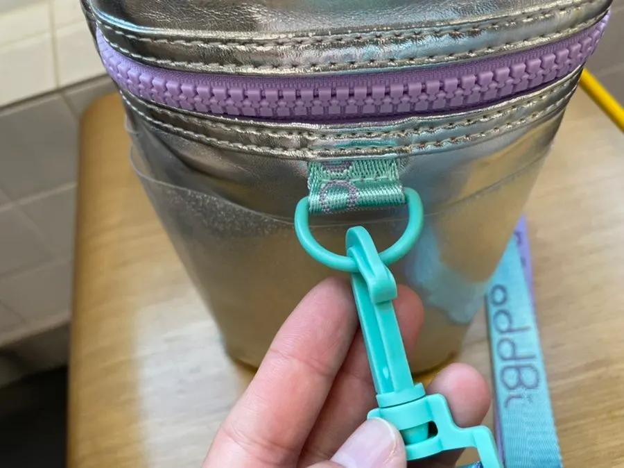 Insulated bag for snacks and packed lunches