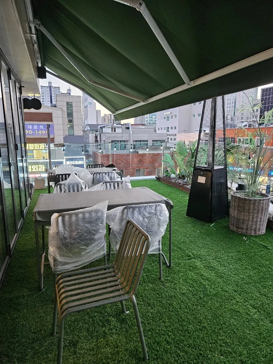 Eaters Mexican with an outdoor terrace