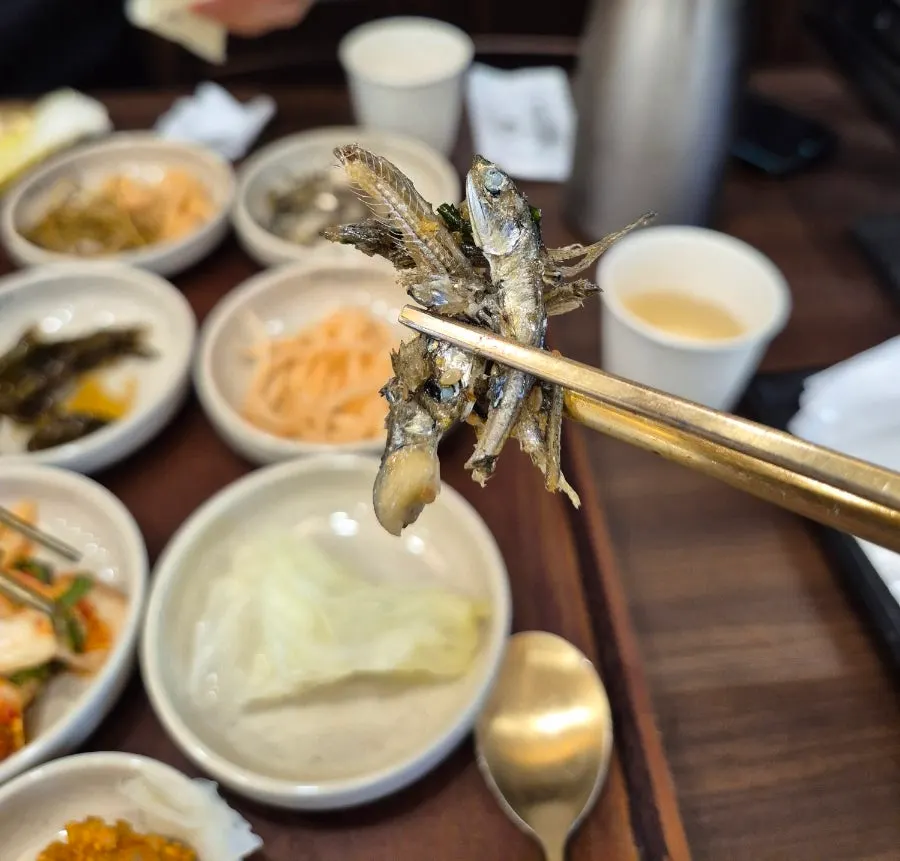 자극적이지 않은 기본 밑반찬 접시