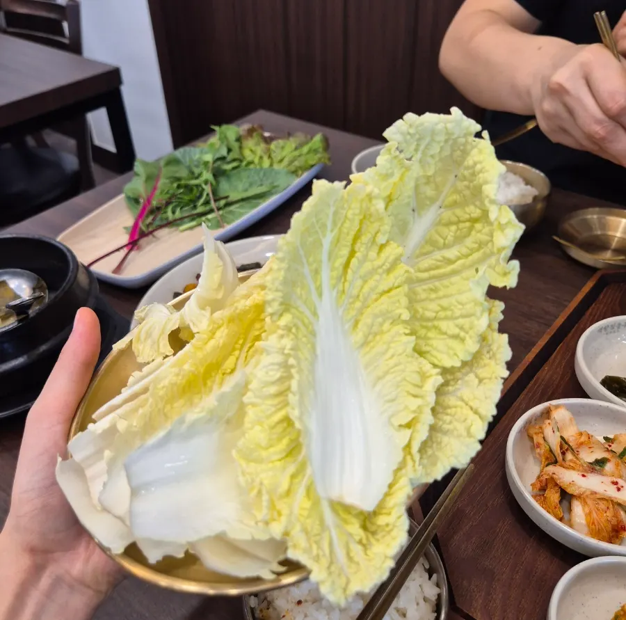 여러 번 리필해 온 아삭한 알배추