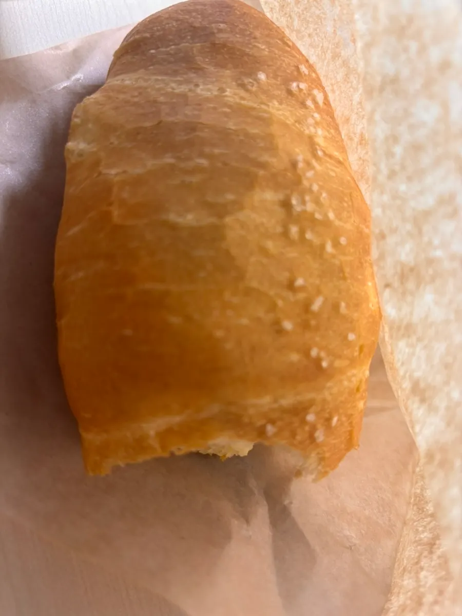 Grid Cafe crack salt bread
