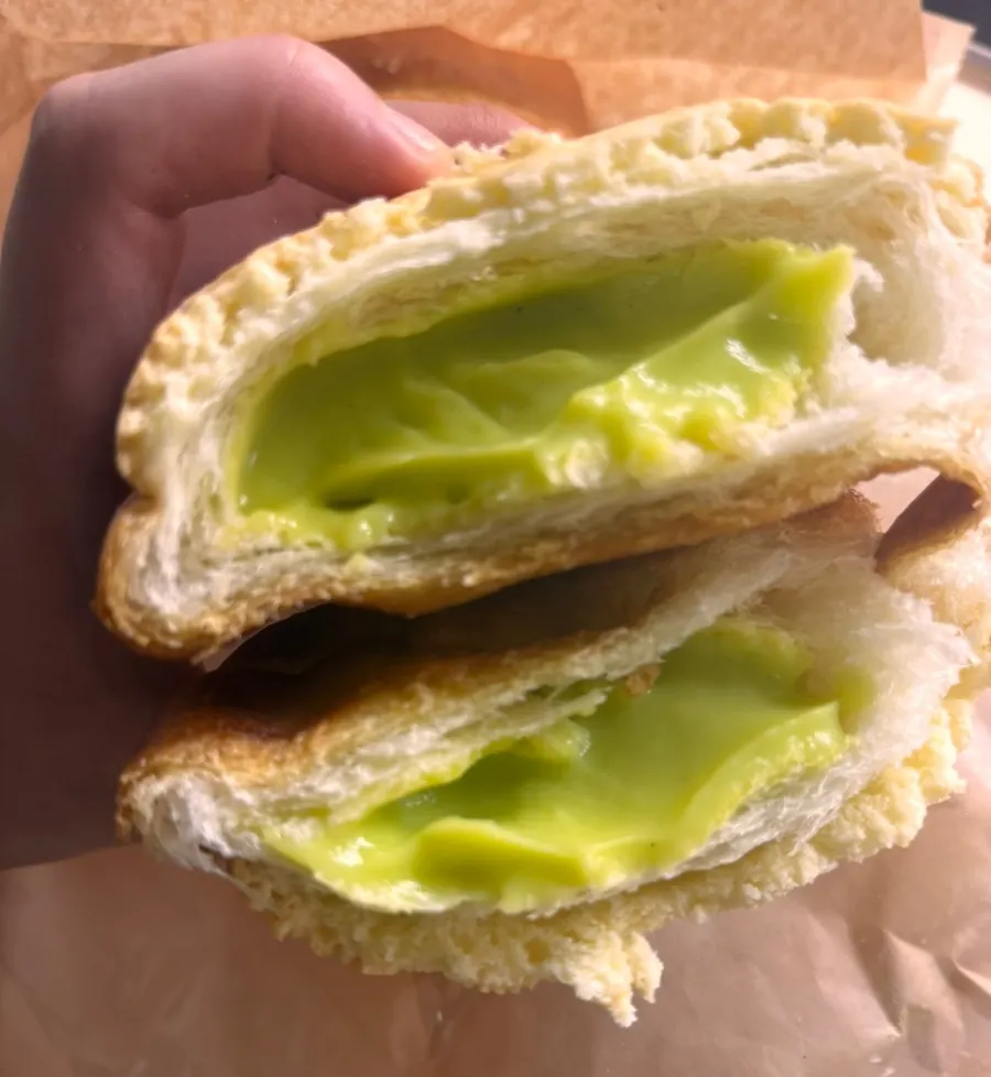 Melon salt bread with melon cream