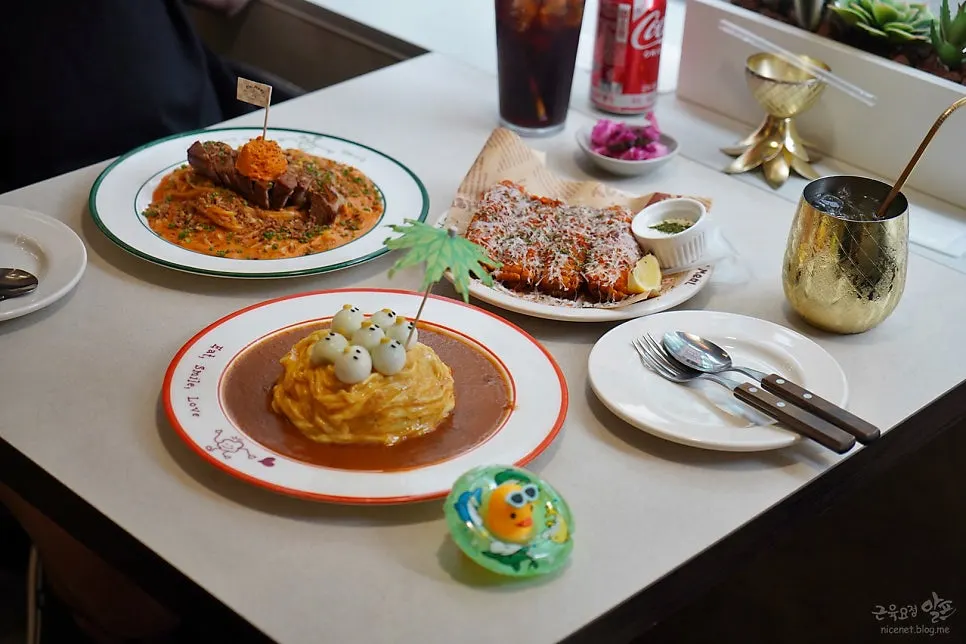 Table set with the two-person set menu