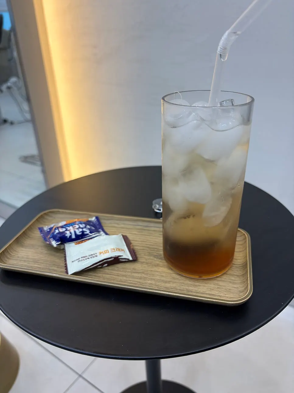 Iced tea drink provided by Obeumua Hongdae Branch