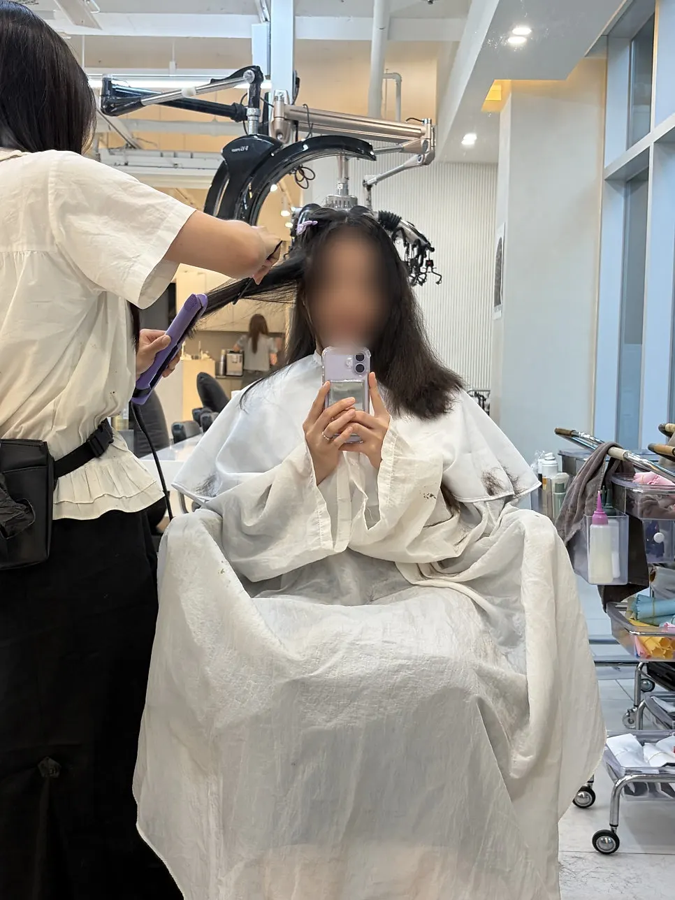 Cutting scene at Obeumua Hongdae Branch