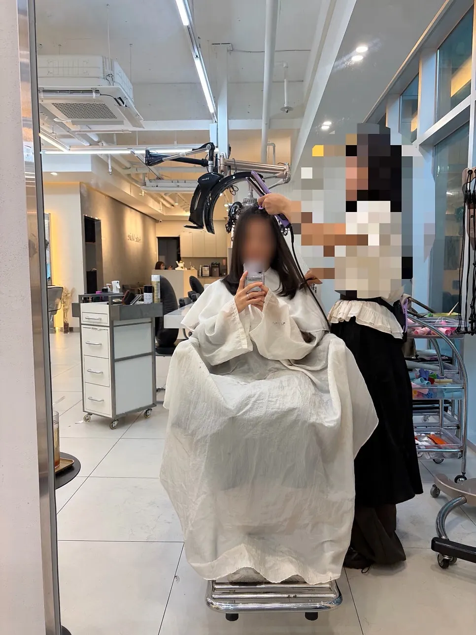 Trimming off the damaged ends during the cut