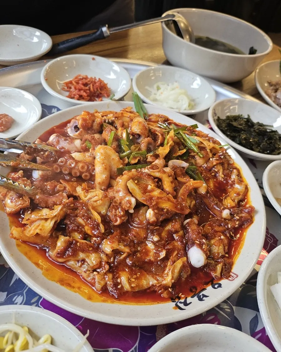 Smoky, fire-grilled octopus stir-fry sauce
