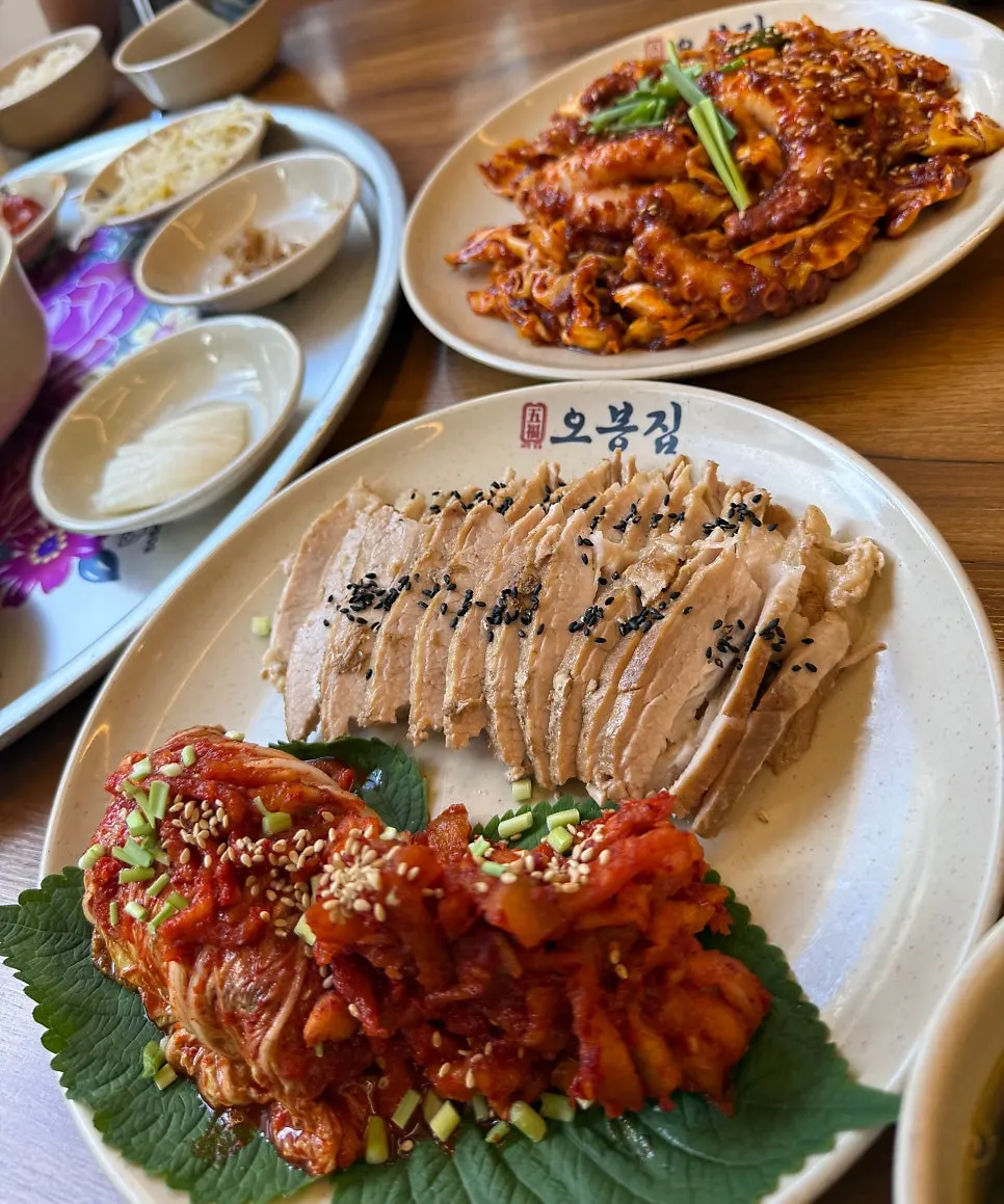 Table spread near the end of the meal at Obongjip Samseong Branch