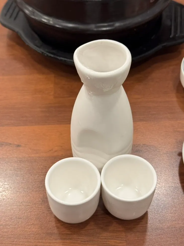 Complimentary ginseng wine served in a dokuri bottle