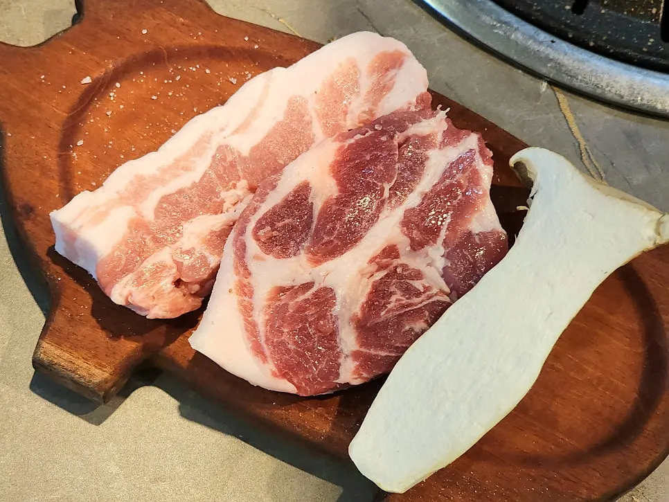 오일내 전북대점 메뉴판과 반판 세트 가격