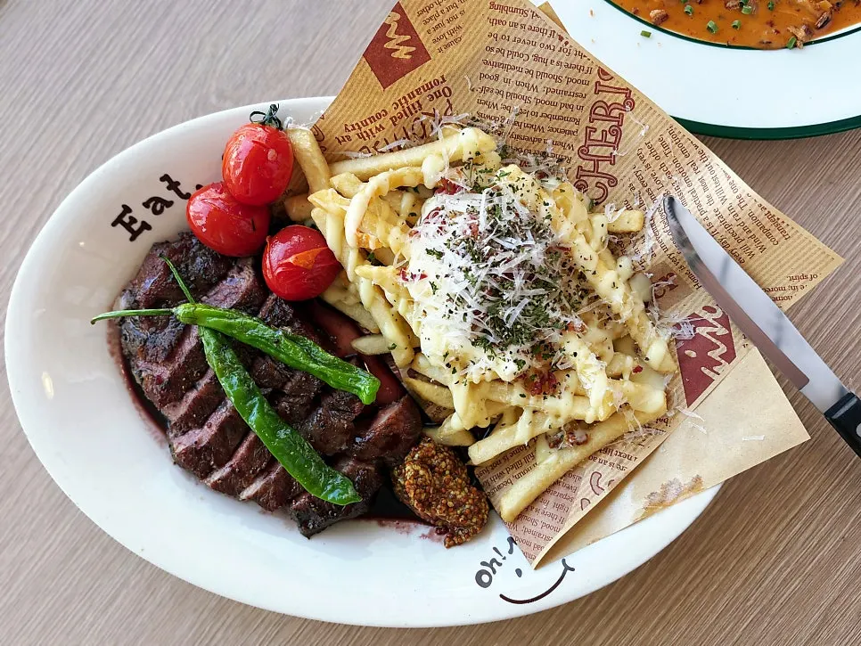 Plating of the Omil steak