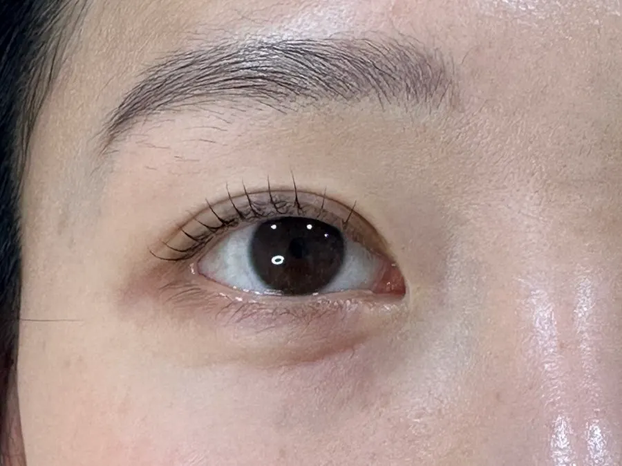 케라틴펌 후 올라간 속눈썹 컬 클로즈업